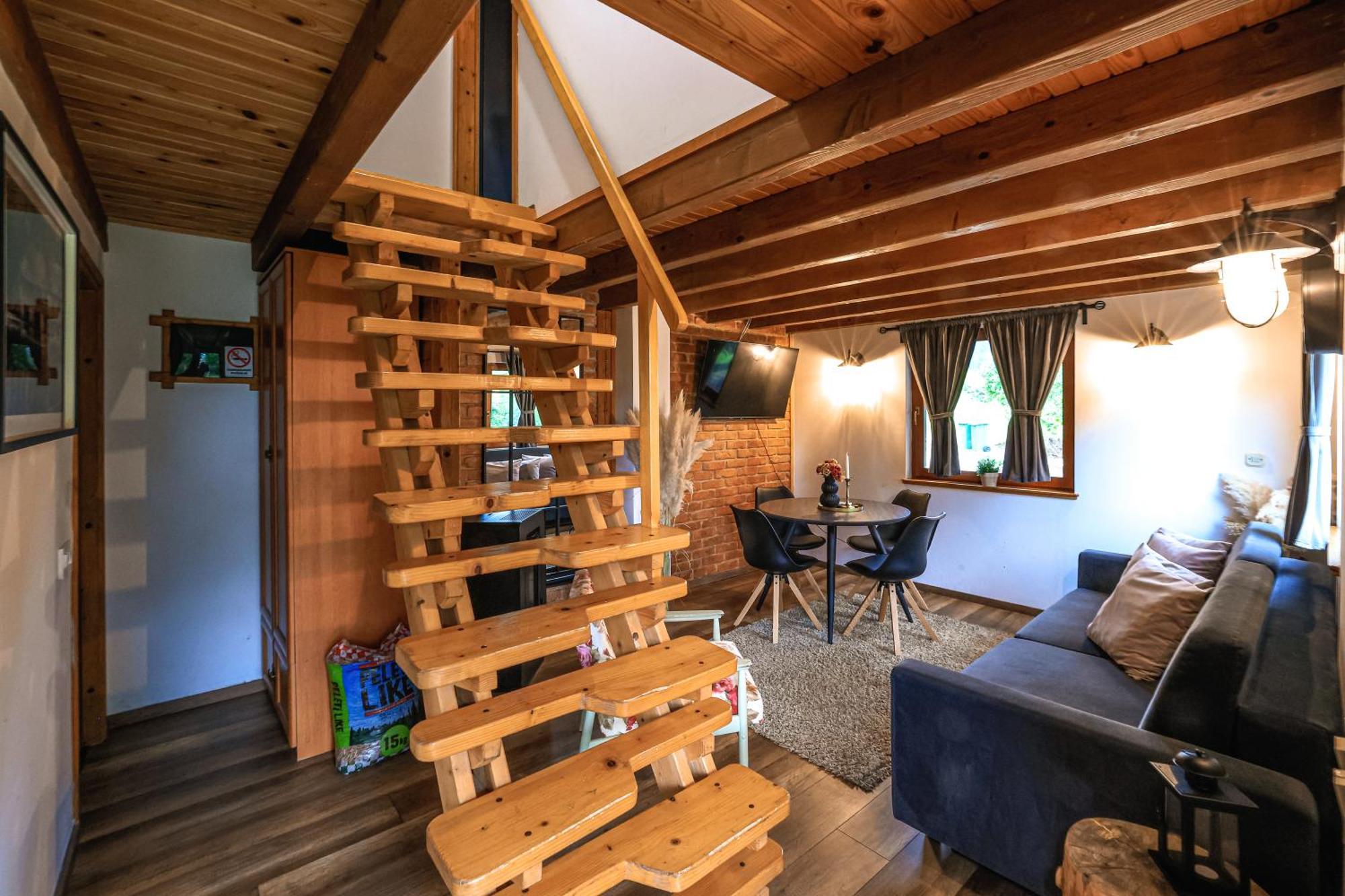 Woodenhouse With Two Apartments Otočac Cameră foto